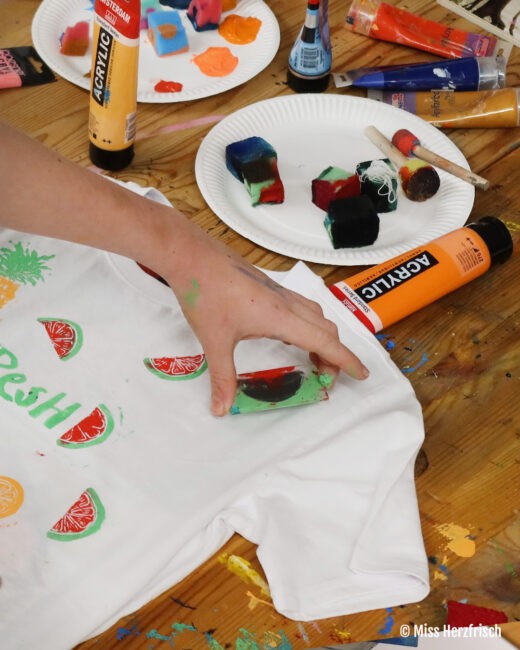 Kreative Workshops für Kinder im Studio Herzfrisch in Wuppertal: T-Shirt Design